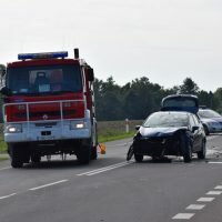 Kolizja 2 samochodów osobowych na obwodnicy Mogilna