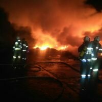 Pożar stacji demontażu maszyn i urządzeń w Wapiennie (pow. Żnin)